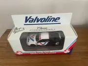 CLASSIC CARLECTABLES VALVOLINE HOLDEN COMMODORE STEVEN RICHARDS SIGNED 1:43