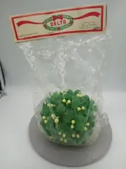 Vintage Delta Novelty Made in Hong Kong Plastic Mistletoe Kissing Ball Christmas