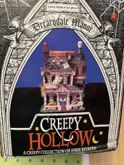 Creepy Hollow Village DREARYDALE MANOR Plays Sounds & Flashing Lights House NEW