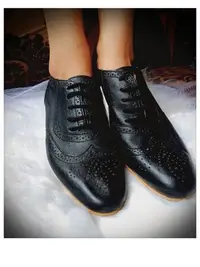 在飛比找Yahoo!奇摩拍賣優惠-全新正品牛革ZARA WOMAN英倫風雕花皮鞋