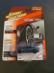 Johnny Lightning Classic Gold Collection Corvette Z06 Supersonic Blue Metallic
