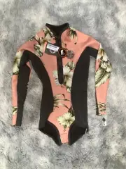 NEW Rip Curl G Bomb Ladies size 6 (will fit size 8) Long sleeve spring suit