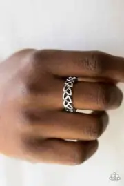 Paparazzi Ring- Garland Grandeur- Silver- Leafy Patterns