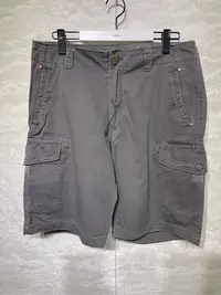 在飛比找Yahoo!奇摩拍賣優惠-BIG TRAIN 灰色卡其短褲 口袋短褲 尺寸34