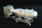 1/12 World War II US Little boy Nuclear Bomb Atomic Bomb Metal Assembly Model