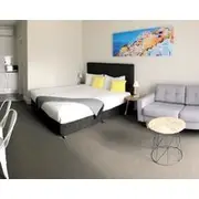 Commodore Motor Inn