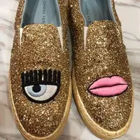 在飛比找旋轉拍賣優惠-Chiara Ferragni Flirting 刺繡眨眼唇