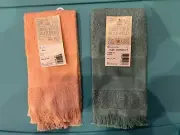 LOT OF 2 CHARLES CRAFT PARK AVE HAND TOWELS W/ CROSS STITCH BORDER