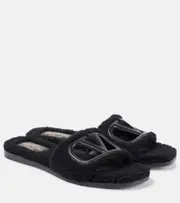 [Valentino Garavani] Valentino Garavani VLogo cutout faux shearling slides AU 7 black