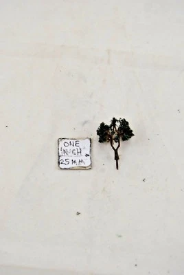 Trees - Model Scenery O-1/48 Scale 1" tall (2.5 cm ) #3700-18 4/pck