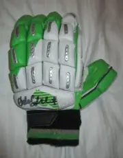 Adam Gilchrist (Australia) signed Puma Batting Glove (Left Hand) + COA / proof