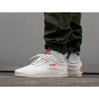 在飛比找Yahoo!奇摩拍賣優惠-【正品】專櫃Vans Old Skool x NASA 米白