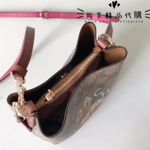 北美精品代購 COACH 6835 Mini 蔻馳新款 小號水桶包 字母印花小花朵單肩斜挎側背桶包 附購證