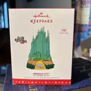 2016 Hallmark Keepsake Ornament Emerald City The Wizard of Oz B14