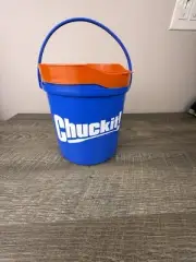 Chuckit! Ultra Ball Dog Toy with Chuckit! Cleaning Bucket Bundle 8Pk