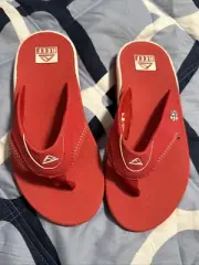 Size 6M/8W Reef St. Louis Cardinals Fanning x MLB Flip-Flop Sandals W/ Bottle Op