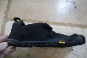 NIB Black VIBRAM FIVEFINGERS KMD Sport 2.0 Athletic Shoes EU 41 US 9 - 9.5