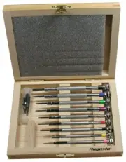 Assortment of flat bladed Screwdrivers Professional 0,6-3,0 mm in a wooden box