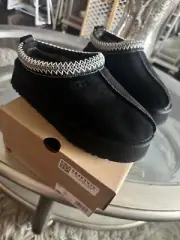 UGG WOMEN TAZZ MAXI BLACK PLATFORM SHOES US 10 / EU 41 / UK 8
