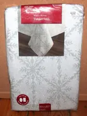 Winter Wonderland Silver and White Tablecloth 60 x 84" Oblong Oval Holiday N12