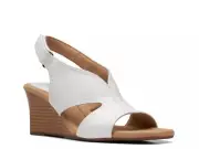 Woman's Sandals Clarks Kyarra Aster Wedge Sandal