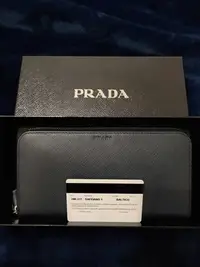 在飛比找Yahoo!奇摩拍賣優惠-PRADA SAFFIANO經典LOGO壓印防刮牛皮拉鍊長夾