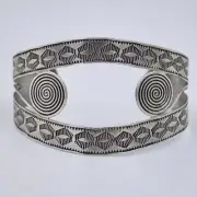Vintage Indonesian Hand Etched Silver Circles Cuff Bracelet in Sterling Silver