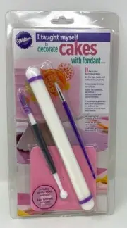 Wilton I Taught Myself to Decorate Cakes with Fondant Decorating 5 Piece Set NEW