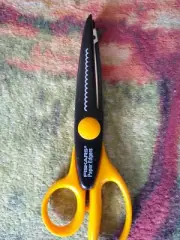 Fiskars Paper Edgers Craft Scissors . New. No Pkg. Aztec Pattern