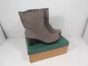 WOMENS CLARKS BENDABLES 39387 GRAY SUEDE BOOTS ANKLE BOOTIES LEATHER/FAUX FUR 9W