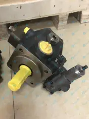 ONE NEW Rexroth R900580383 PV7-1A/25-30RE01MC0-16