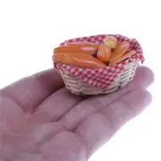 1/12 Dollhouse Miniature Bread/ Toast on a Basket Simulation food Kitchen toy.JL