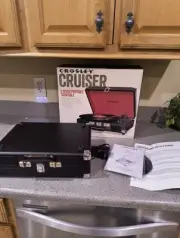 NEW In BOX Portable Turntable LP Album Record Player CROSLEY Cruiser 3 speed