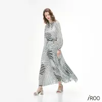 在飛比找momo購物網優惠-【iROO】黑白點點雪紡長版洋裝