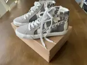 Womens Steve Madden Tracey Camoflage sneaker size 8 NEW IN BOX