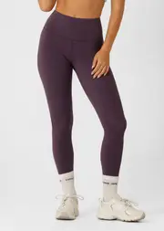 [Lorna Jane] Limited Edition Lotus No Chafe Ankle Biter Leggings in Purple, Size - XS XS Midnight Plum