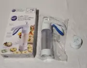 Wilton Cookie w/ 12 Disc's ***NEW IN BOX***