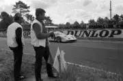 Mike Spence & Phil Hill Chaparral 2F Chevrolet Le Mans 1967 Motor Old Photo 68