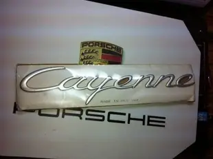 高賓保時捷零件倉庫保時捷 Porsche 958 CAYENNE 原廠全新字體 LOGO