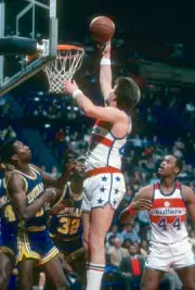 Jeff Ruland of the Washington Bulletsv1980s Basketball Photo 2
