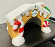 New Christmas Gingerbread Reptile Hide Lizard Gecko Frog Cave Durable Pet Decor