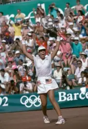 Jennifer Capriati USA celebrates after defeating Steffi Graf of Ge- Old Photo 1