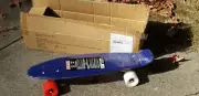 TONY HAWK SKATEBOARD PURPLE SIGNATURE SERIES