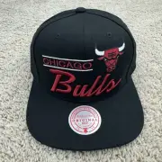 Chicago Bulls Hat Mitchell & Ness Black Snapback Retro Lockup Team Script Cap