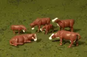 O Scale Bachmann Scene Scapes Six Brown & White Cows Cattle