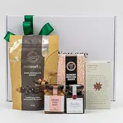 The Hamper Boutique Co Luxury Sweet Treats & Tea Gift Hamper – Chai Tea, Raspberry White Choc Biscuits, Caramel Fudge Sauce, Dark Chocolate Ginger & Strawberry Champagne Conserve