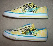 ED HARDY GIRLS YELLOW BUMBLE BEE LACELSS SLIP ON SNEAKERS $50 SIZE 2 BNWT