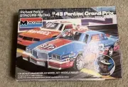 1985 Monogram Richard Petty's STP/Curb Racing #43 1:24 Model Kit - New