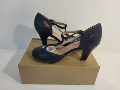 Journee Collection Womens Navy Blue Olina Pumps. Size 6.5 Wide