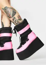 [Y.R.U.] Pink Holographic Qronic Winter Boots